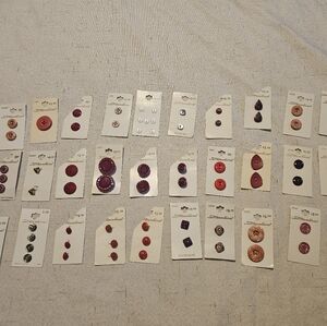 Lot of 30 Vintage Streamline Sewing Buttons Button Cards.